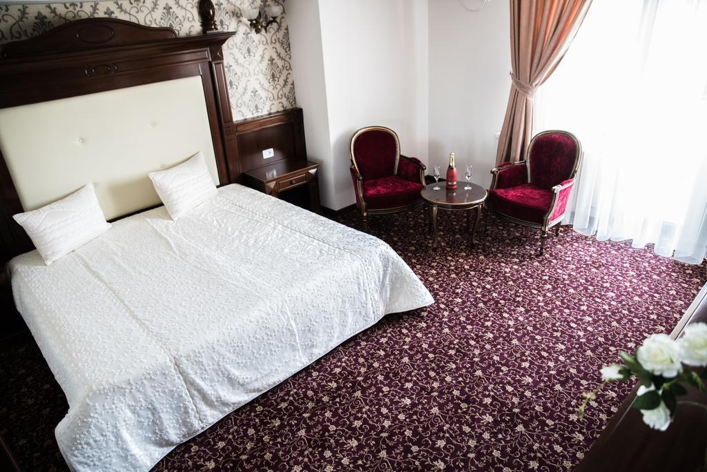 Hotel Giuliano Bragadiru Exterior photo