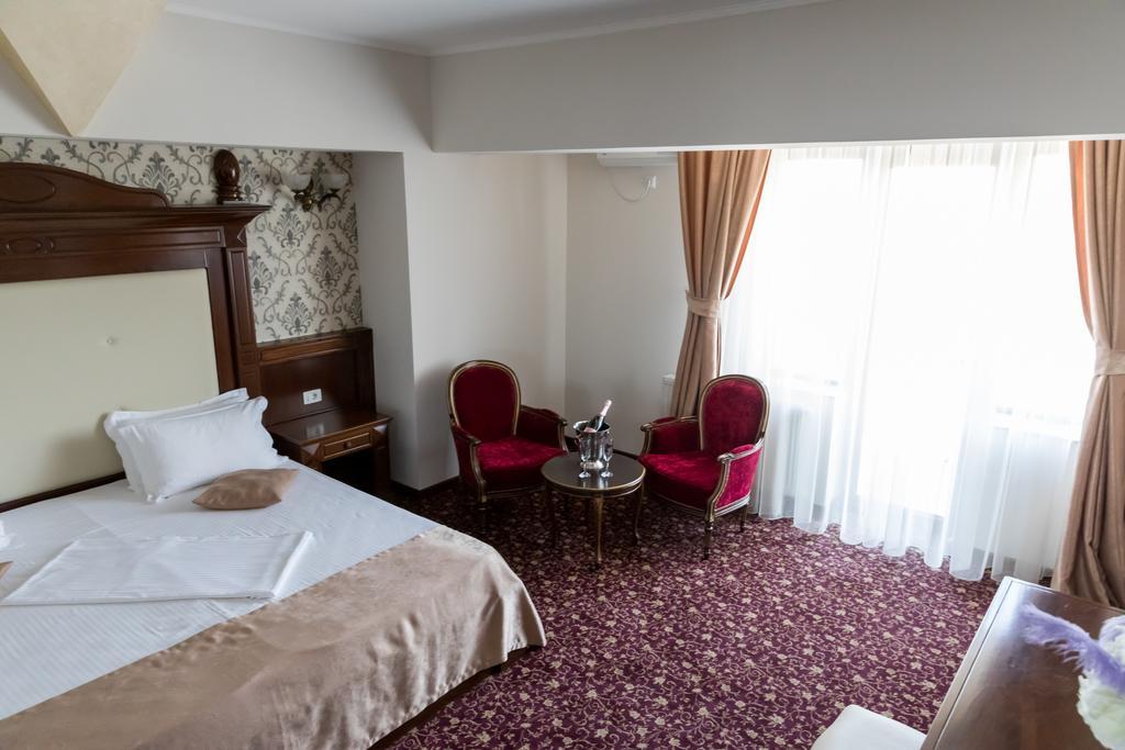 Hotel Giuliano Bragadiru Exterior photo